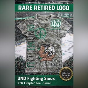 Vintage UND Fighting Sioux Y2K Graphic Tee Small Distressed Peace Sign